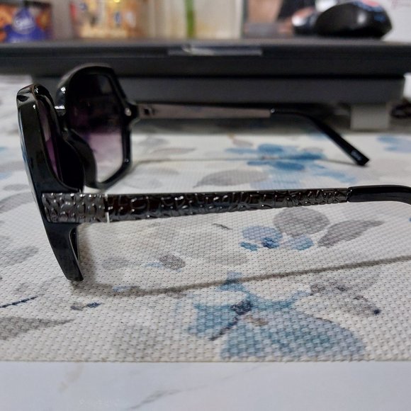 Beautiful Geometric Black Sunglasses Perfect Summer Shades Trendy Chic Cute - Picture 5 of 7